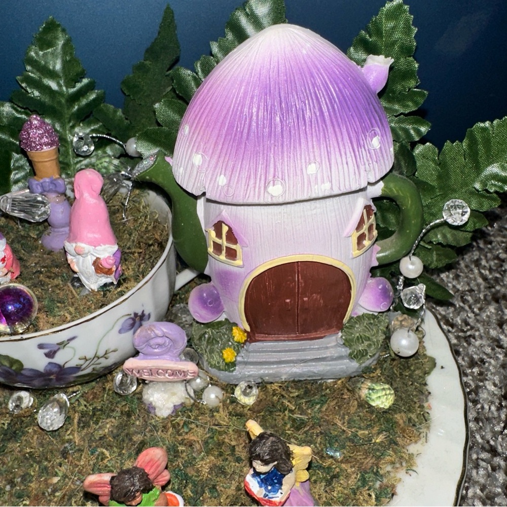 handmade fairy garden / gnome vignette lights up - Picture 4 of 4
